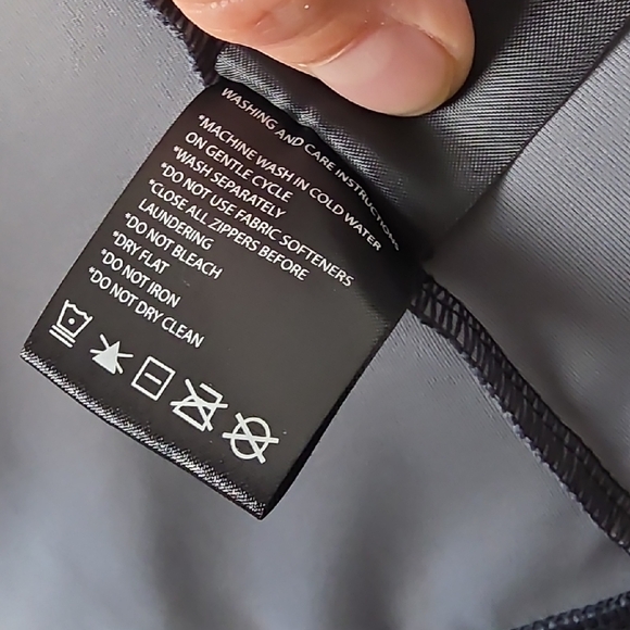 Lolë Black Patterned Zip Jacket – Women’s Small (S) – Ski & Snow / Active Jacket - Picture 12 of 14